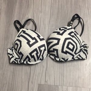 NWT VS PINK Super Push Up Black and Gray 34B Bra